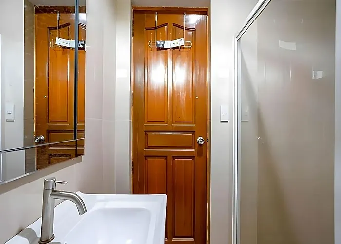 Hotel La Belladoza Near Naia T1 Airport